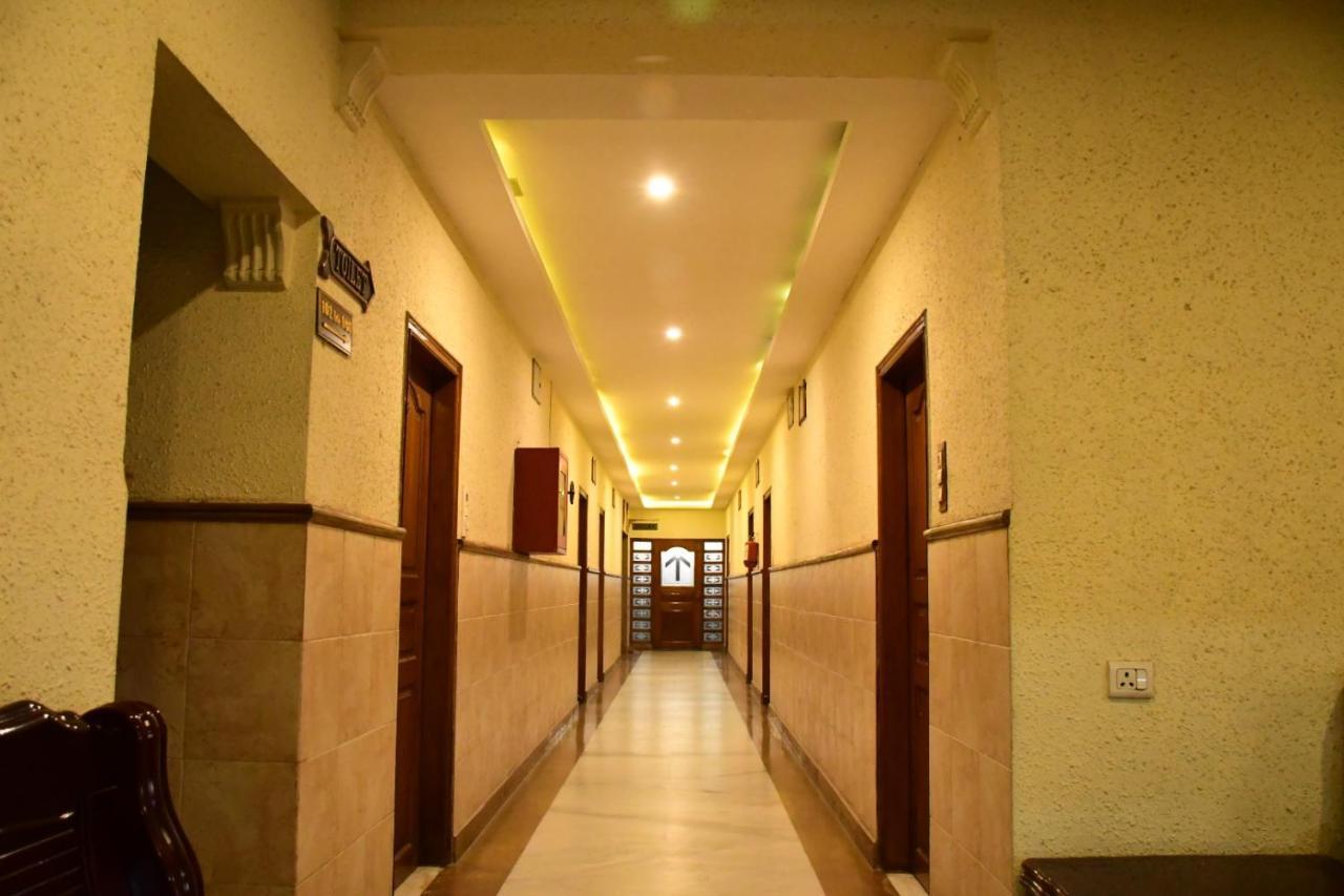 Hotel Tourist Inn Siliguri Zewnętrze zdjęcie